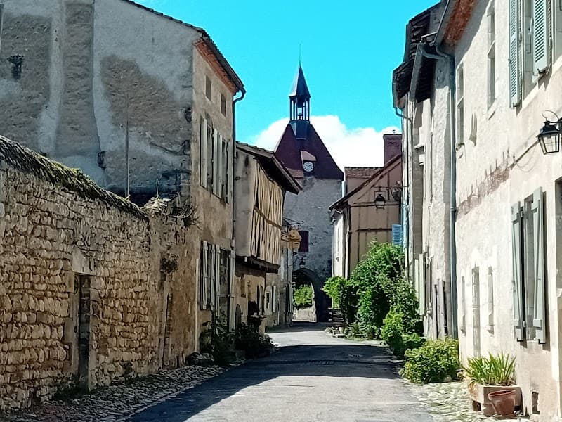 Le village de Charroux (Plus Beaux Villages de France) (4)