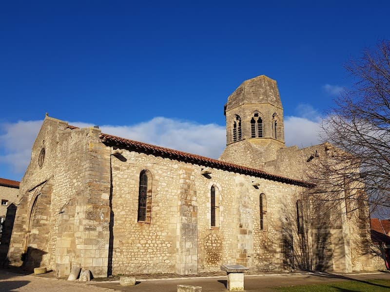 Église Saint-Vincent de Charroux